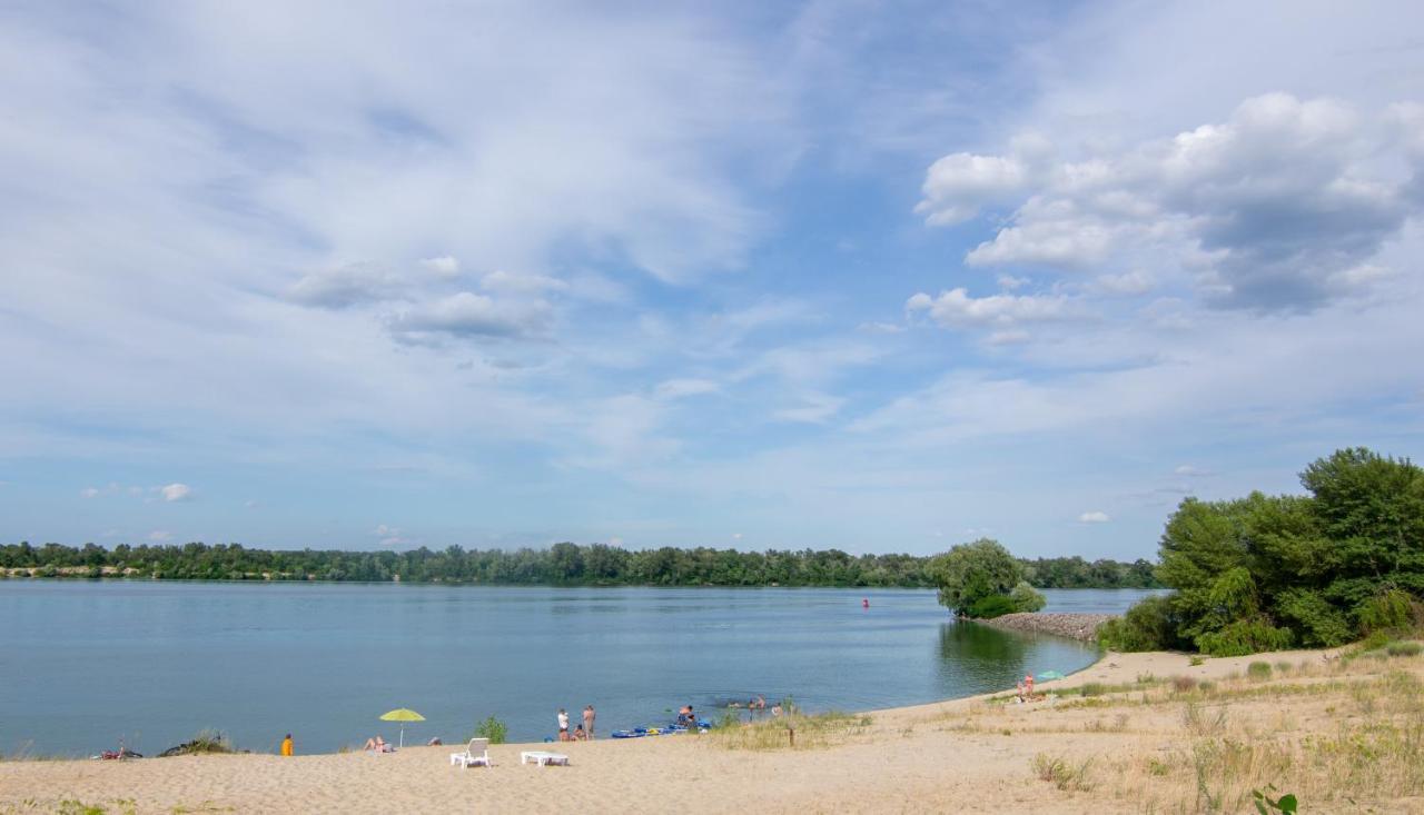 Knyazha Hora Hotel Kaniv Exteriör bild
