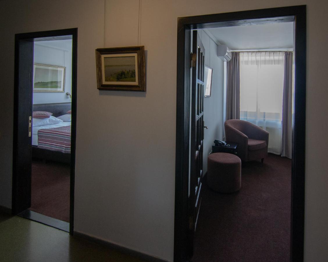 Knyazha Hora Hotel Kaniv Exteriör bild