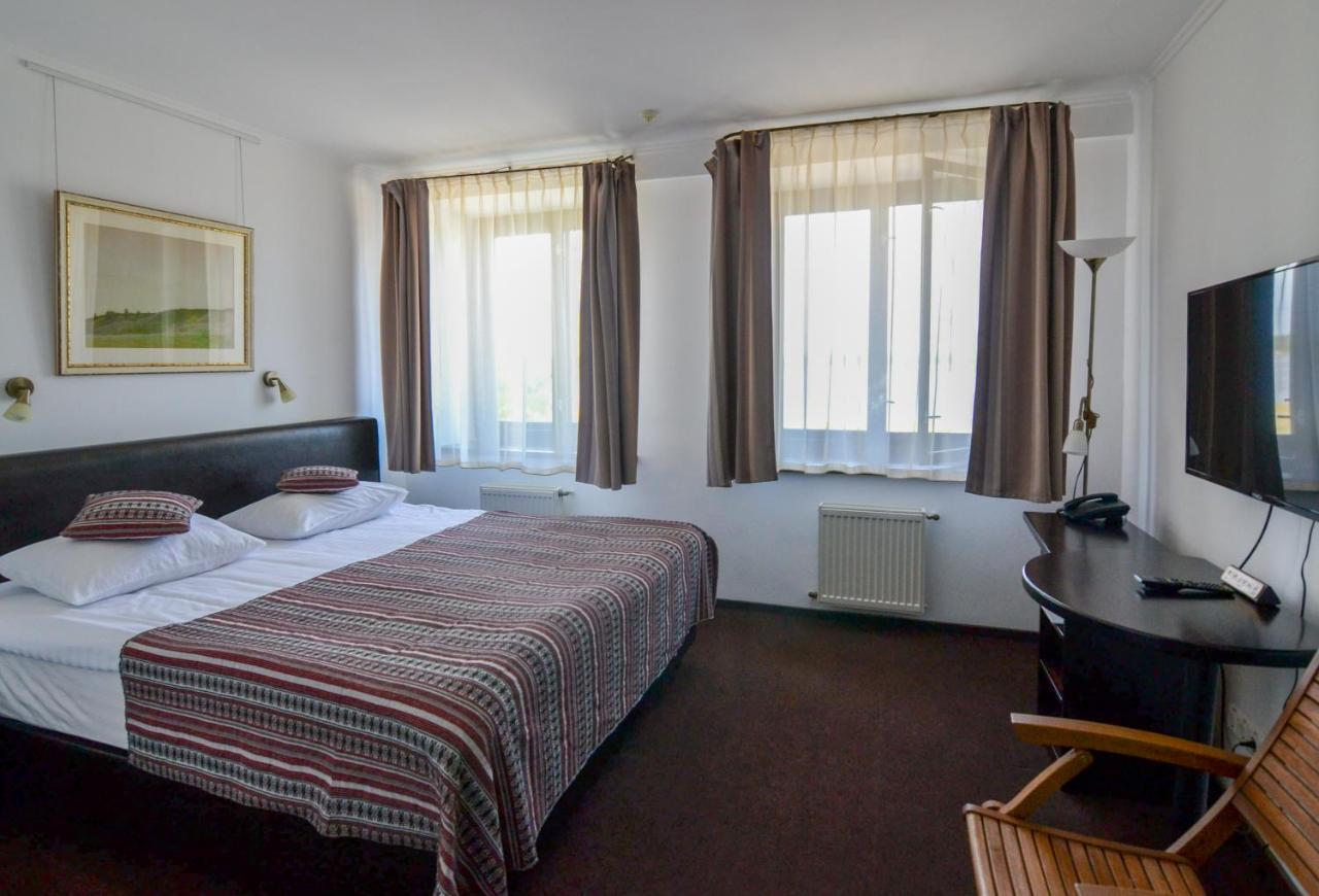 Knyazha Hora Hotel Kaniv Exteriör bild