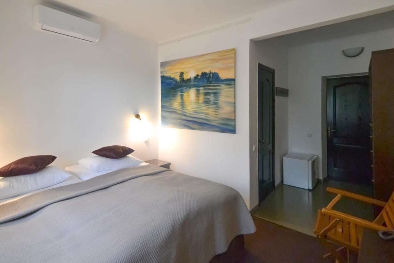 Knyazha Hora Hotel Kaniv Exteriör bild