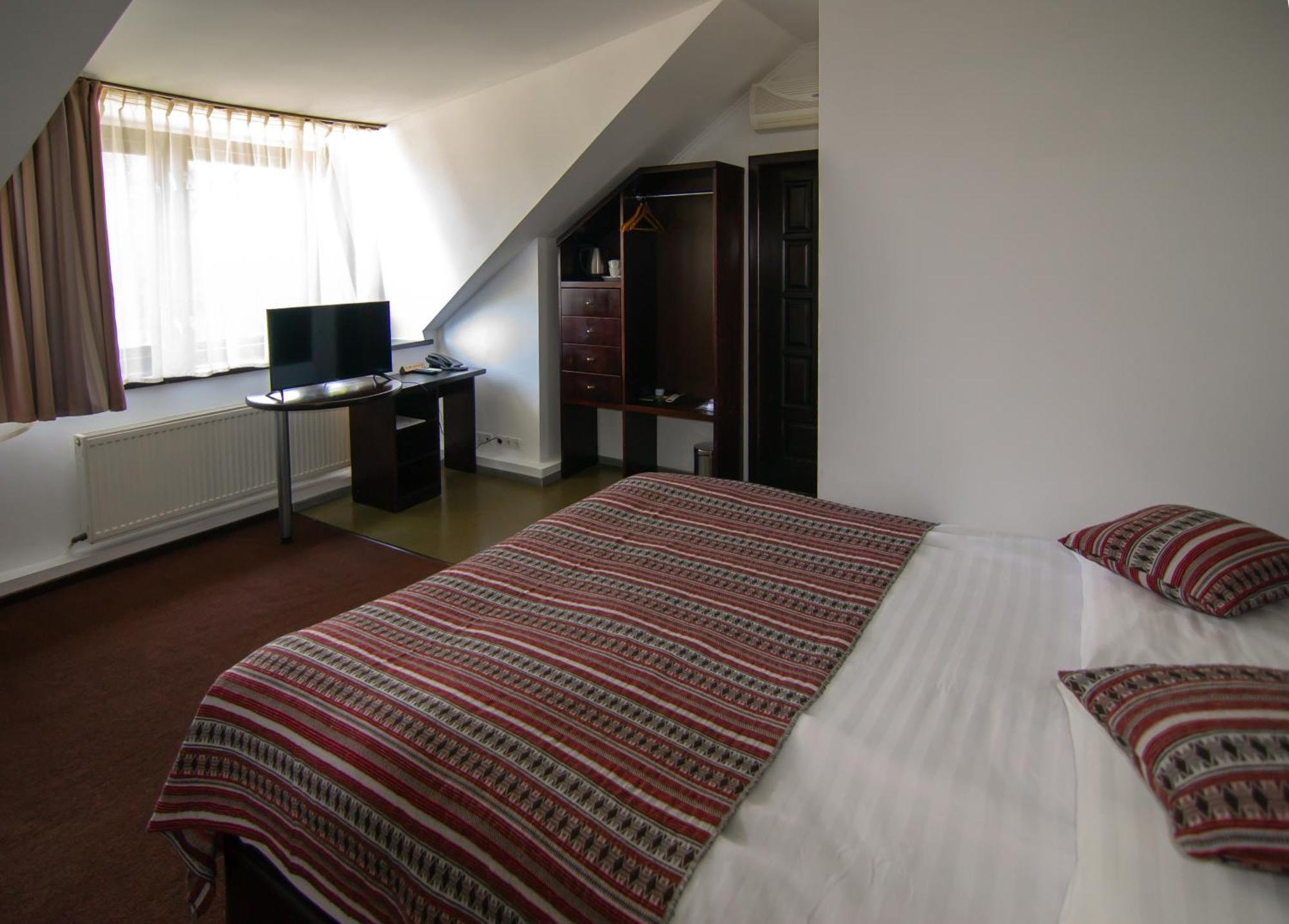 Knyazha Hora Hotel Kaniv Rum bild