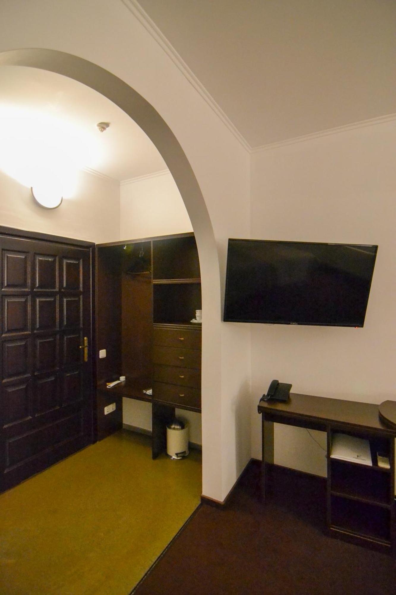 Knyazha Hora Hotel Kaniv Rum bild